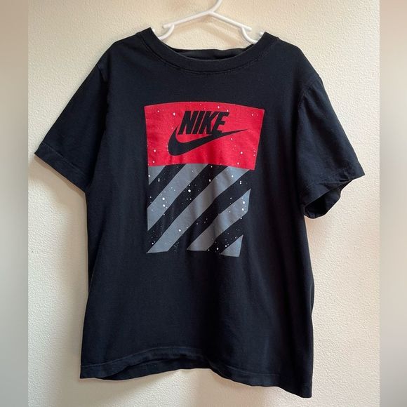 Kids Nike t-shirt - Picture 2 of 6